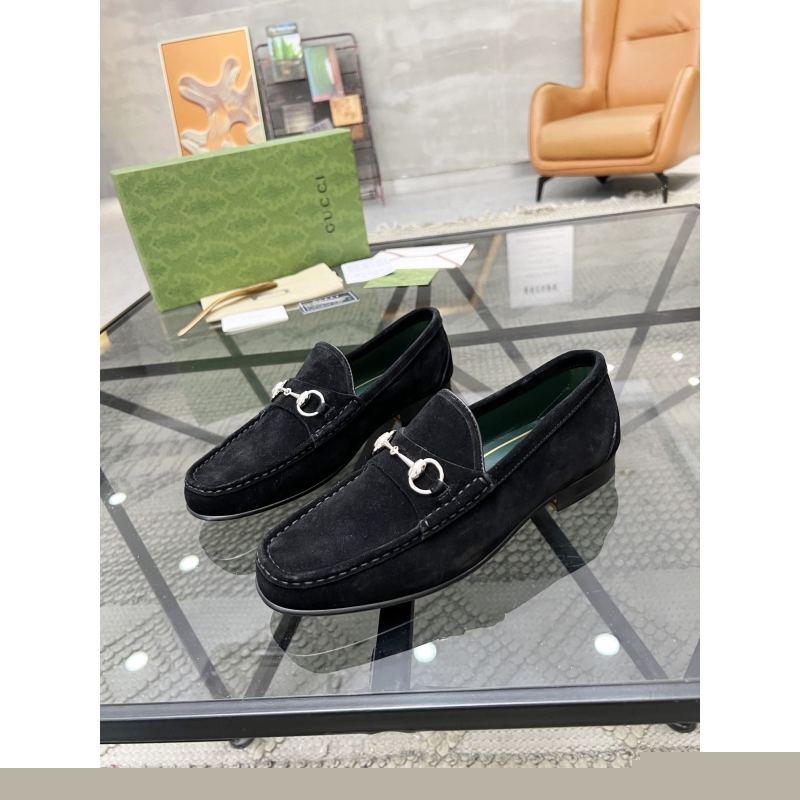 G*u*i leather shoes